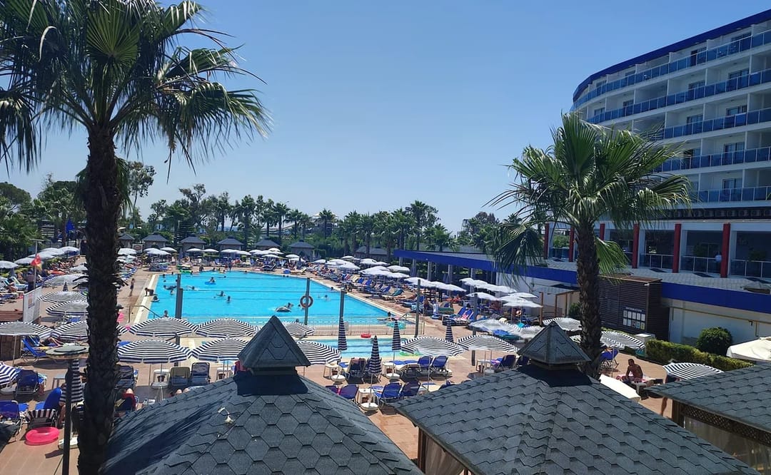 Türkiýede tomsuň ahyry üçin myhmanhanalaryň nyrhy arzanlady