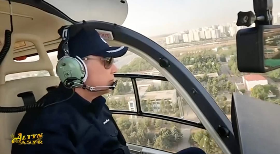 Гурбангулы Бердымухамедов с борта вертолета проинспектировал медцентры Ашхабада