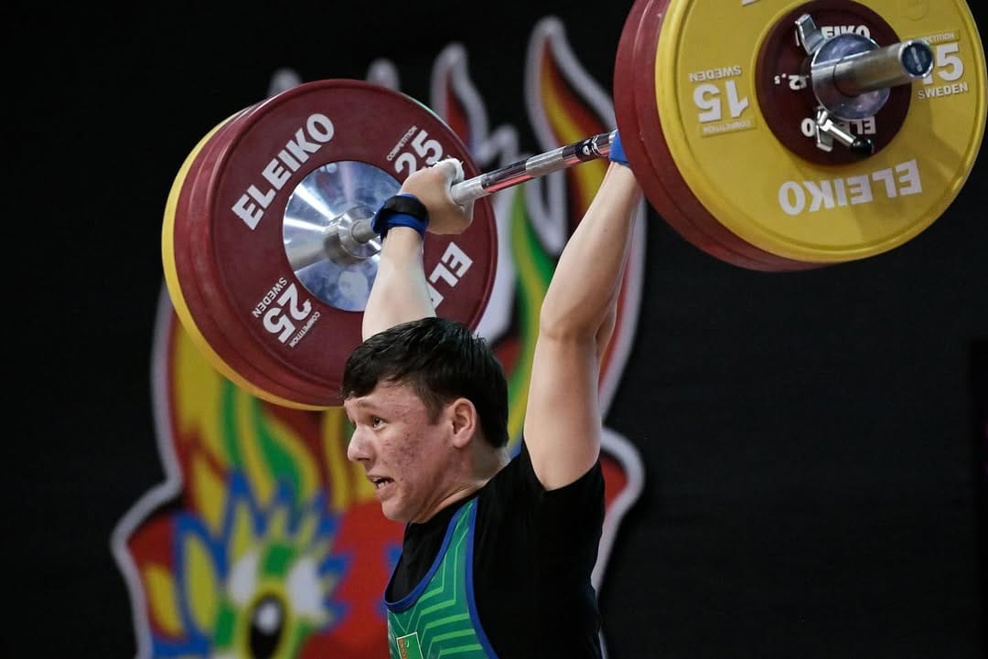 Turkmen weightlifter Annamyradov wins silver at Youth World Championships in Peru