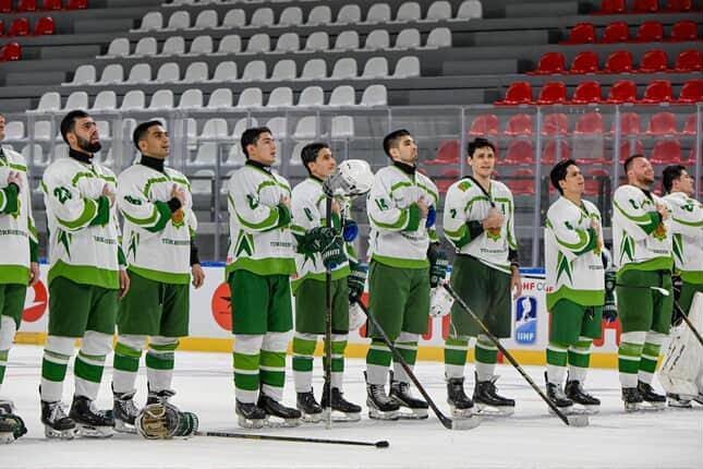 Türkmenistan Erkek Milli Buz Hokeyi Takımı, Güney Afrika'yı yenerek  İstanbul'daki Dünya Şampiyonası'nı ikinci tamamladı