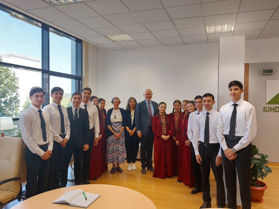 Halkara ynsanperwer ylymlary we ösüş uniwersitetinde Kent döwlet uniwersitetiniň wekiliýeti bilen duşuşyk geçirildi