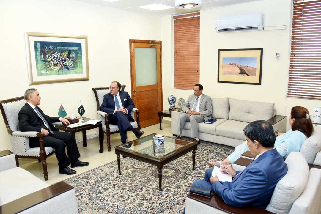 Türkmenistan Pakistany Aşgabatda geçiriljek maýa goýum forumyna gatnaşmaga çagyrýar