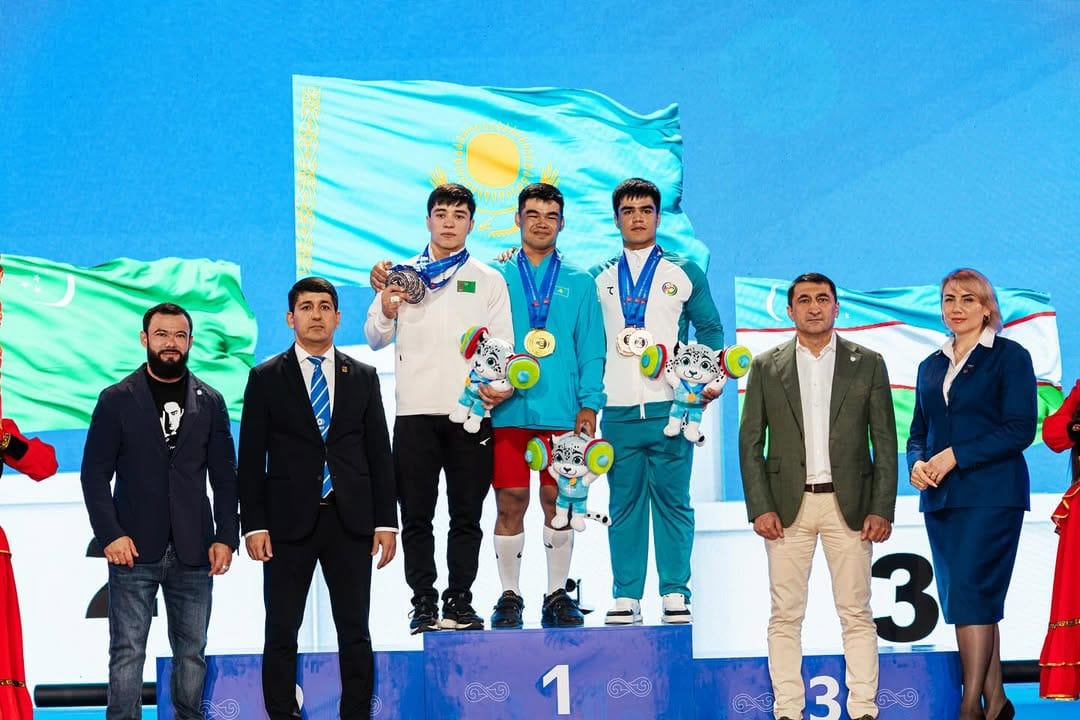 Türkmen agyr atletikaçylary ýaşlaryň we ýetginjekleriň arasyndaky Aziýa çempionatynda nobatdaky medallary gazandylar