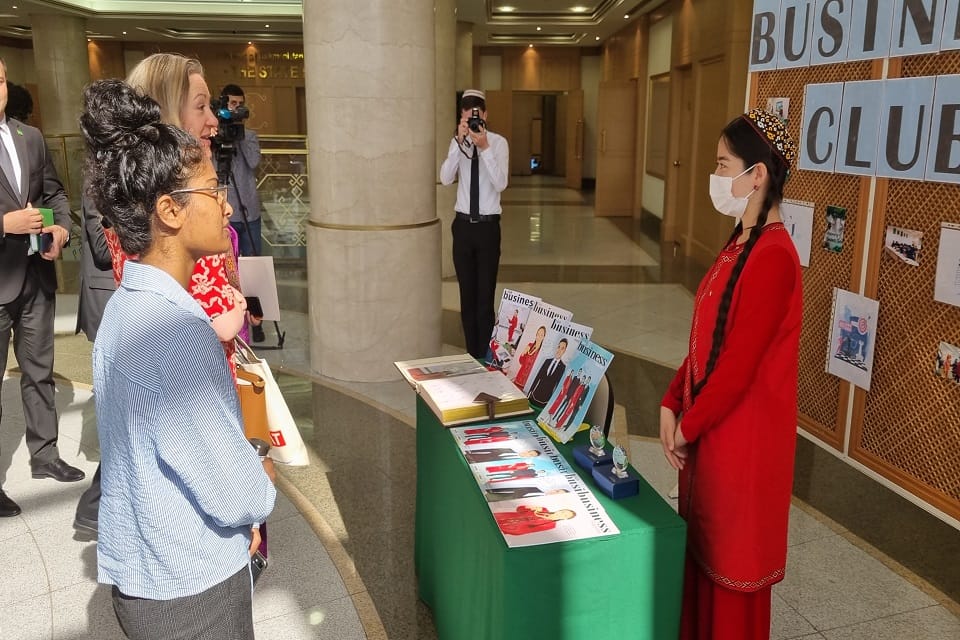 В МУГНиР состоялся показ документального фильма «Жизнь на нашей планете»
