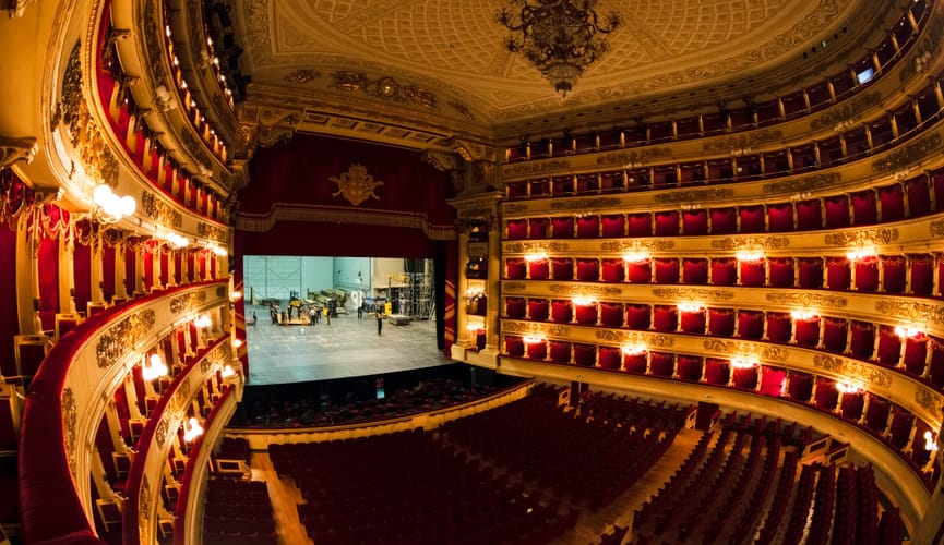 Milano’daki La Scala Operası’na şort, atlet ve parmak arası terlik giyenler salona alınmayacak