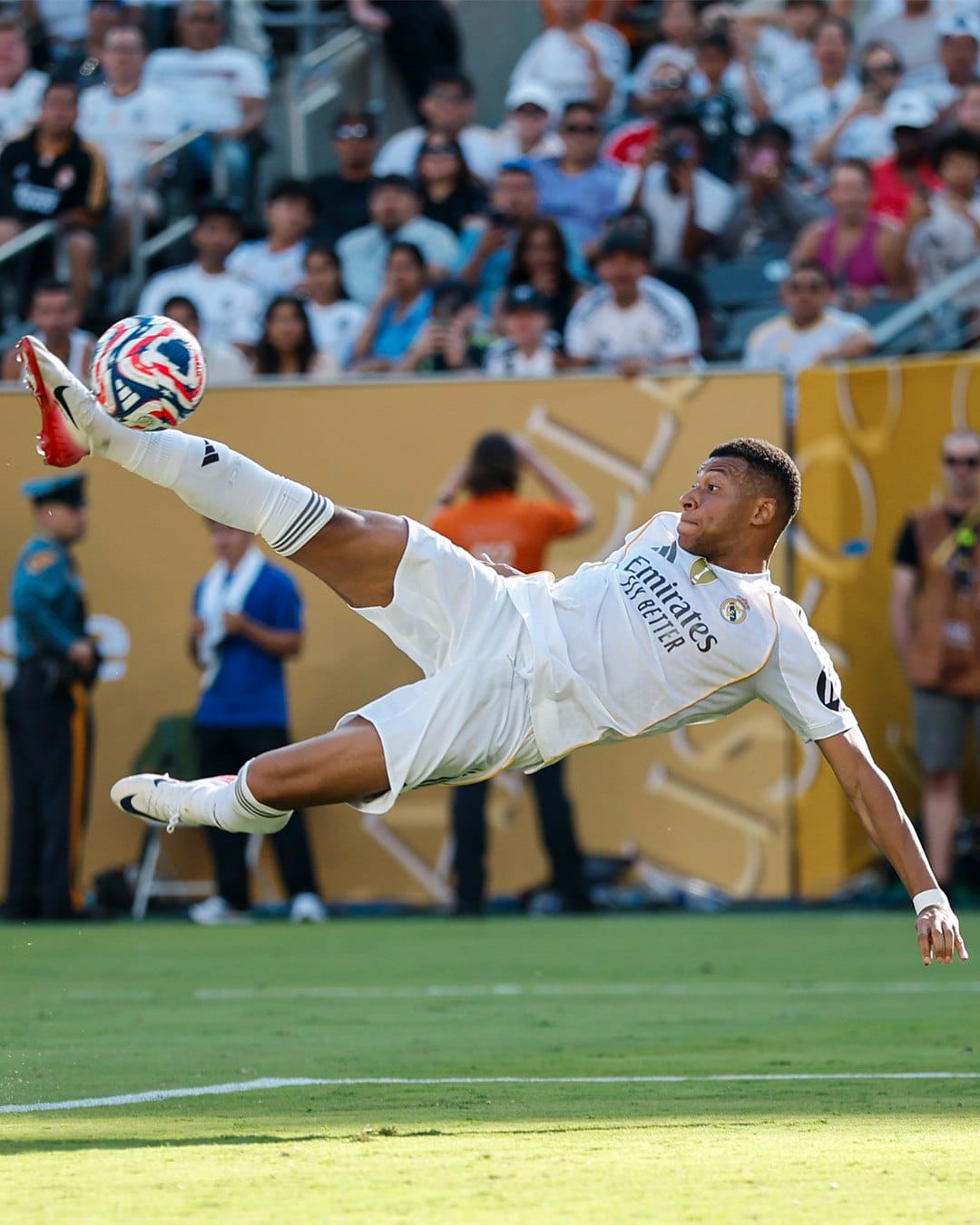 Гол Мбаппе помог «Реалу» обыграть «Боруссию» в четвертьфинале КЧМ по футболу