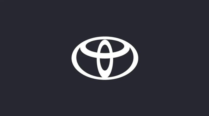 “Toyota” logosyny üýtgetdi 