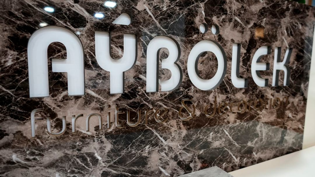 School desk and boards from Aýbölek will go to Kazakhstan