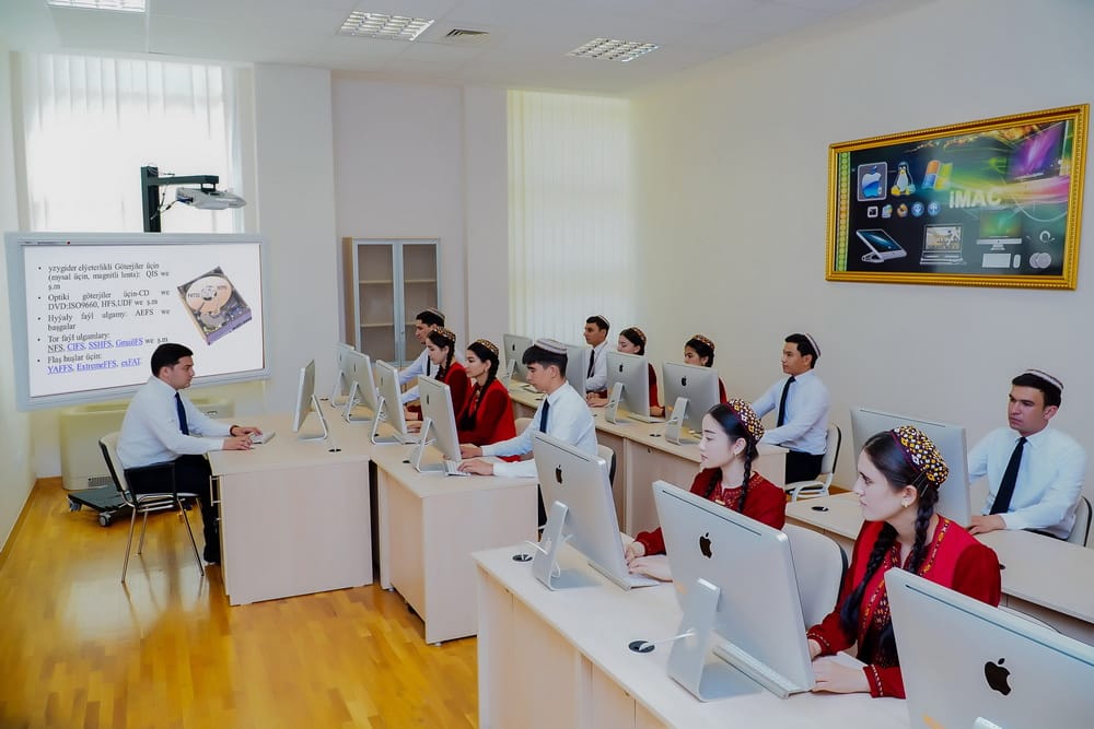 Педагоги Туркменистана увеличили публикации в мировых научных журналах более чем в 95 раз