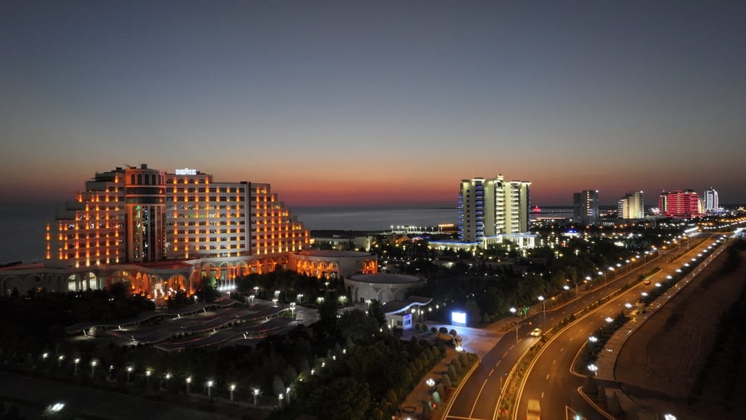 22-nji awgustda Türkmenistanyň käbir sebitlerinde 18 metre çenli ýetýän şemal öwser