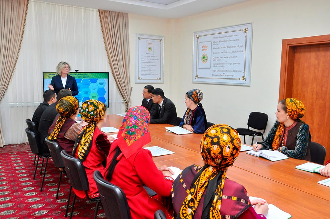 SECCA taslamasynyň bilermenleri Türkmenistana sapar bilen geldiler