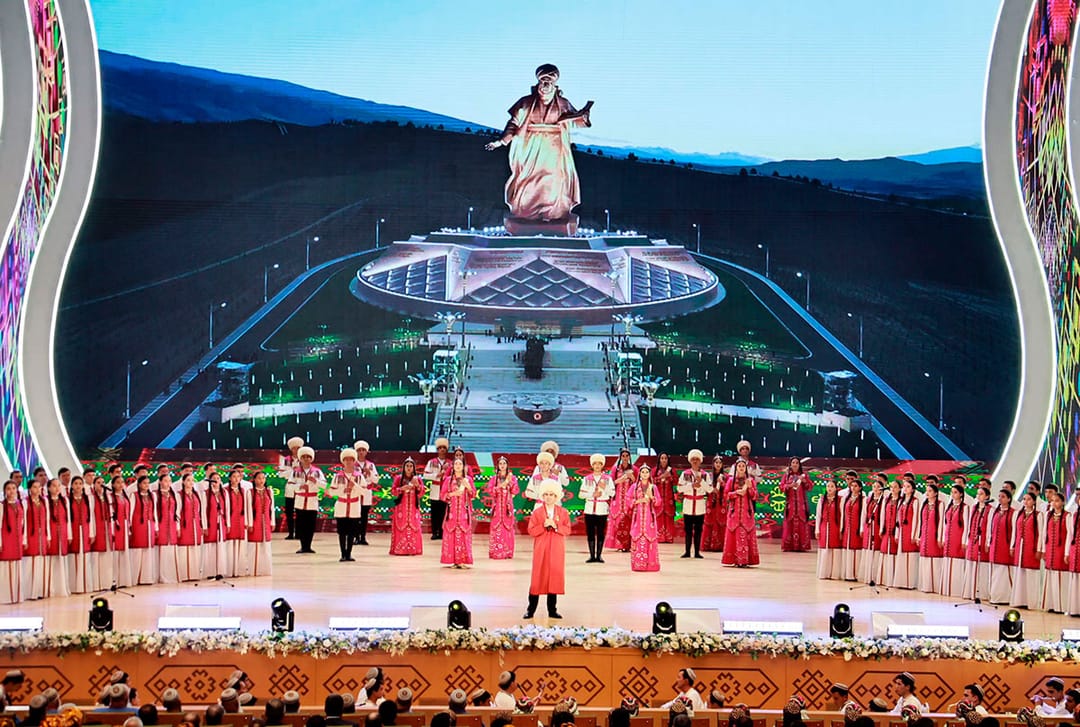 Türkmenistanda Medeniýet we sungat işgärleriniň hem-de Magtymguly Pyragynyň şygryýet güni giňden bellenildi