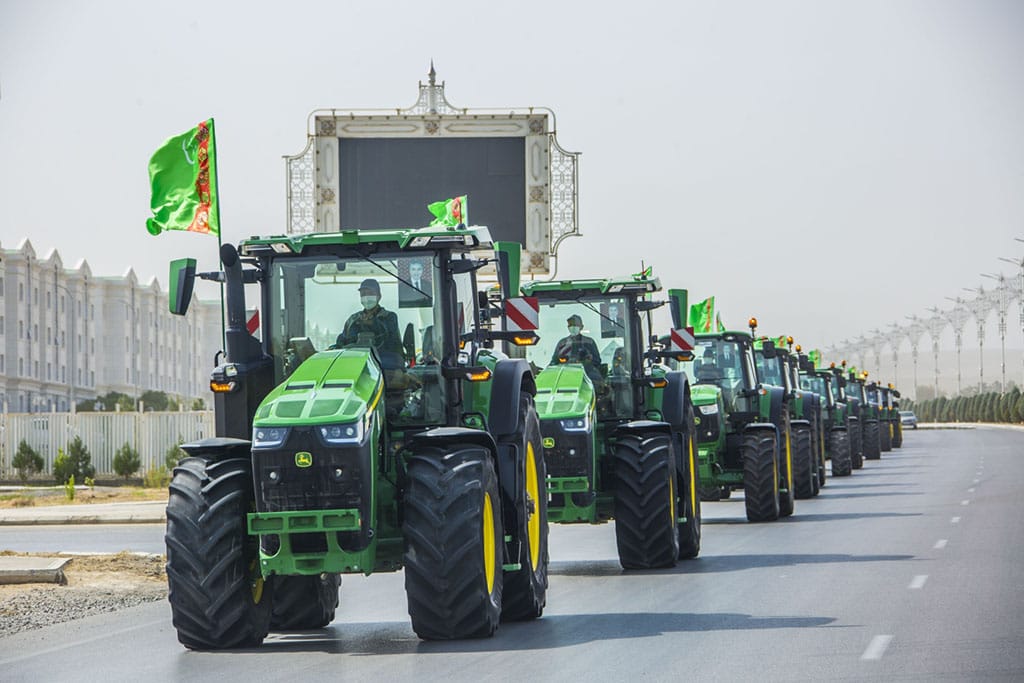 New batch of John Deere agricultural machinery arrives in Turkmenistan