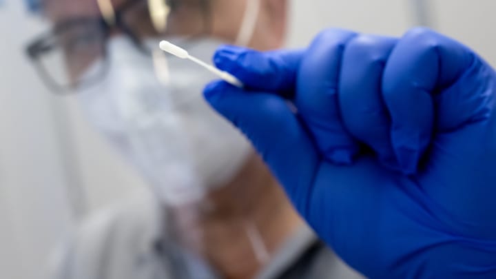 Russiýada ähli koronawirus çäklendirmeleri ýatyryldy