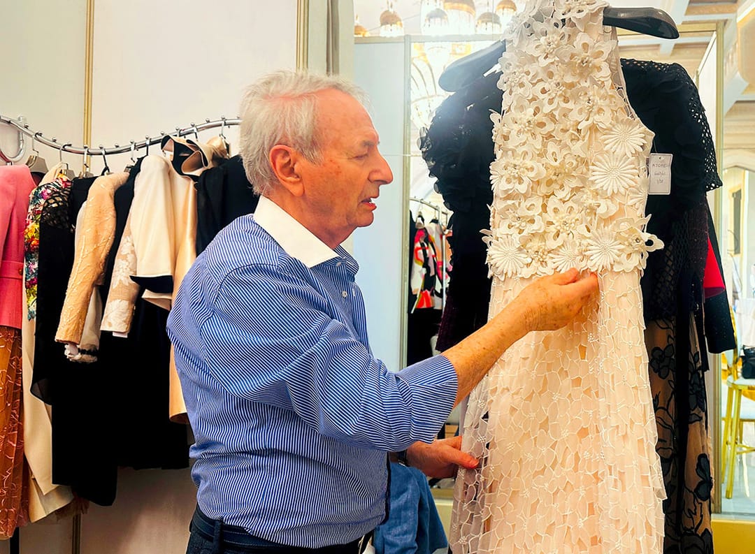 Fransız modacı Claude Patrick, Aşkabat’taki defilede kendi koleksiyonunu paylaştı