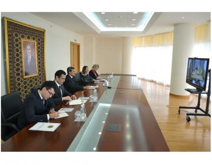 Глава МИД Туркменистана и директор Европейского регионального бюро ВОЗ обсудили меры по противодействию пандемии коронавируса