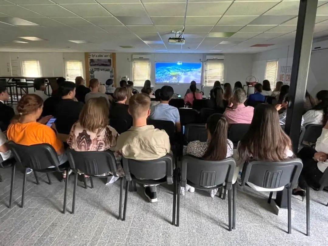 В Ашхабаде состоялся показ документального фильма «Жизнь на нашей планете»