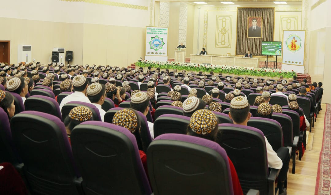 Türkmenistan'ın doğu bölgesinden gençler, LCOY'da iklim sorunlarını değerlendirdi