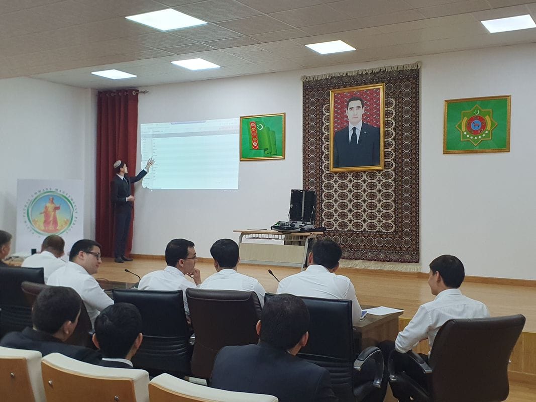 Агентство «Туркменсвязь» провело конкурс Öz hünäriniň ussady среди молодых специалистов