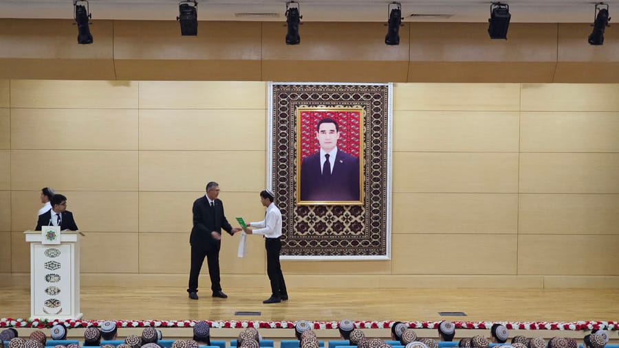 Türkmenistanda «Oguz hanyň zehinli nesilleri» atly olimpiadanyň ýeňijileri sylaglandy