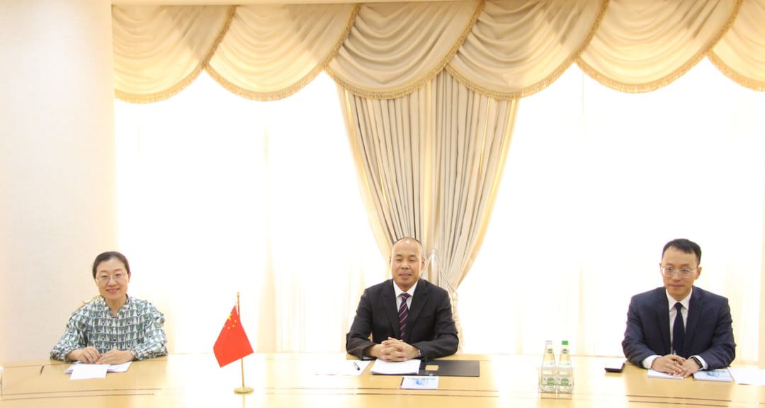 Новый посол Китая в Туркменистане вручил копии верительных грамот