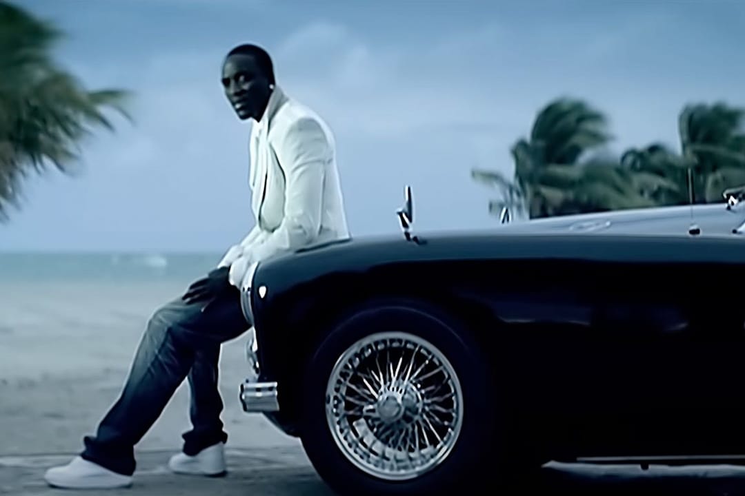 Akon'un hit şarkısı Right Now (Na Na Na), YouTube'da 1 milyar izlenme sayısını aştı