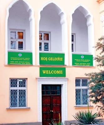 В Ашхабаде рассмотрели порядок очередности издания учебников