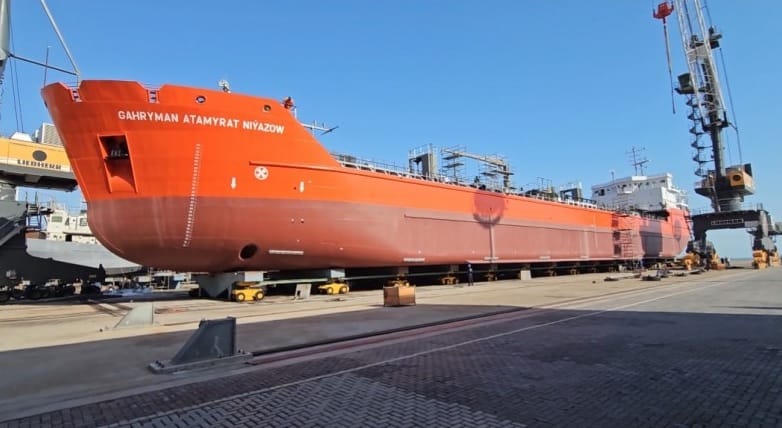 Завод «Балкан» отремонтировал танкер национального флота Туркменистана