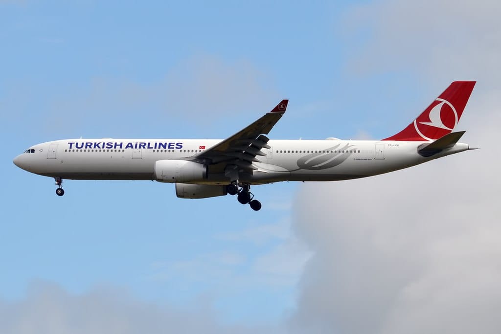 Turkish Airlines выполнила чартерный рейс из Туркменбаши в Стамбул