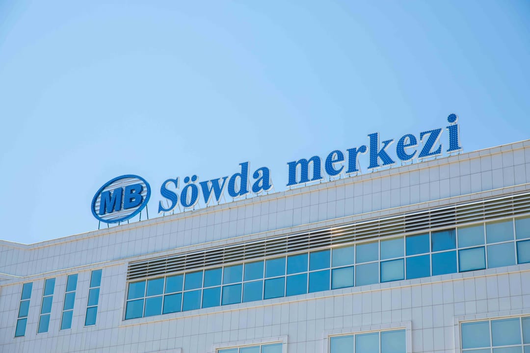 MB Shoes: mekdep okuwçylary, talyplar we tutuş maşgala üçin amatly deri aýakgaplar