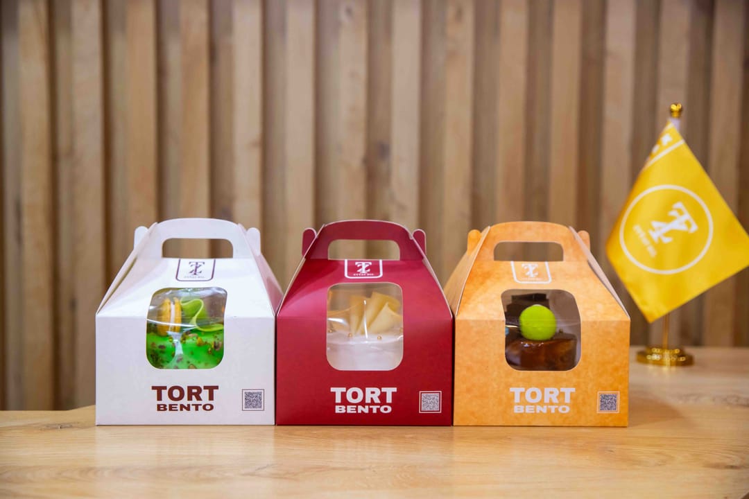 Zyýat Hilden bento torty: owadan, tagamly we alyp gitmäge diýseň amatly