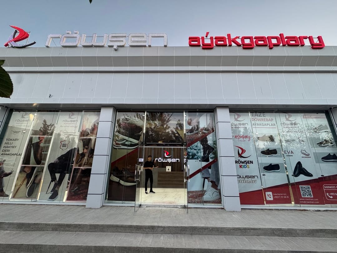 Türkmenabatda «Röwşen aýakgaplarynyň» täze dükany açylýar