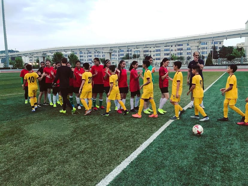  "Altyn täç" FK gyzlar toparyna dalaşgärleri çagyrýar  