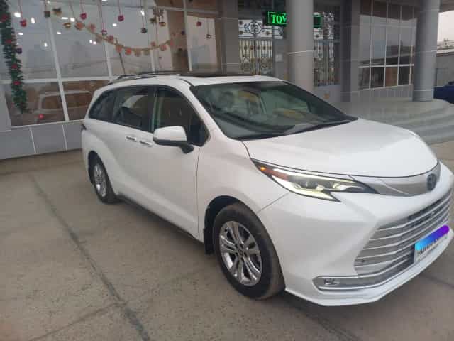 Toyota Sienna 2022