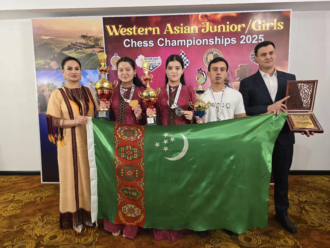 Türkmen küştçüleri Şri-Lankada geçirilen Günbatar Aziýa çempionatynda üç medal gazandy