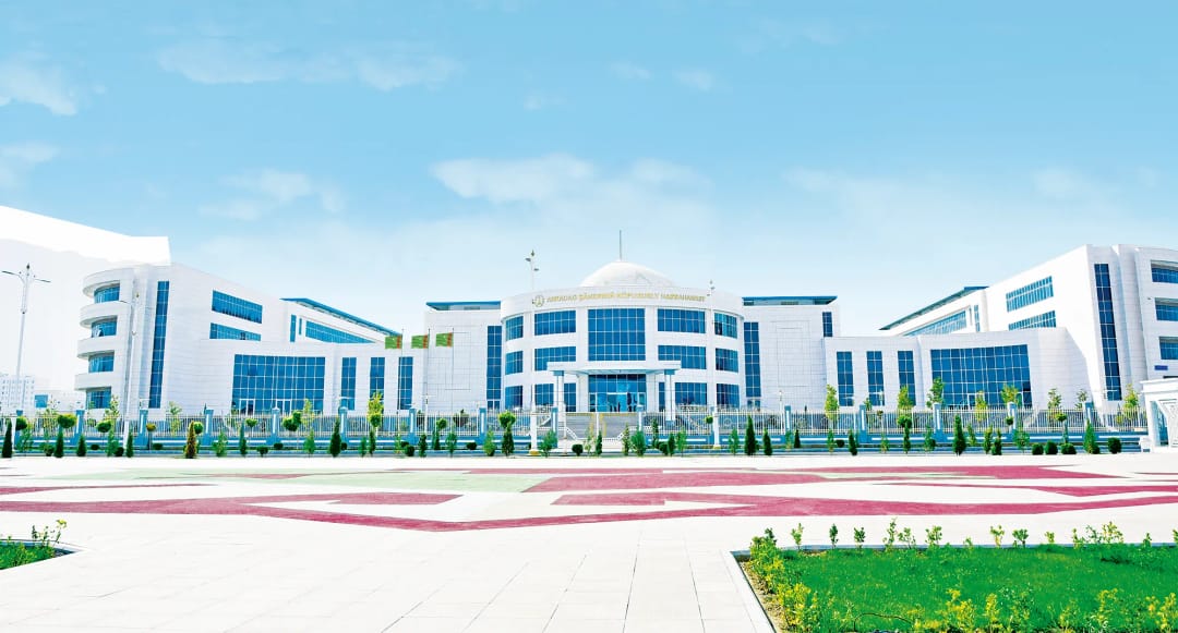 Germaniýaly endokrinolog lukman Türkmenistanda tejribesini paýlaşýar