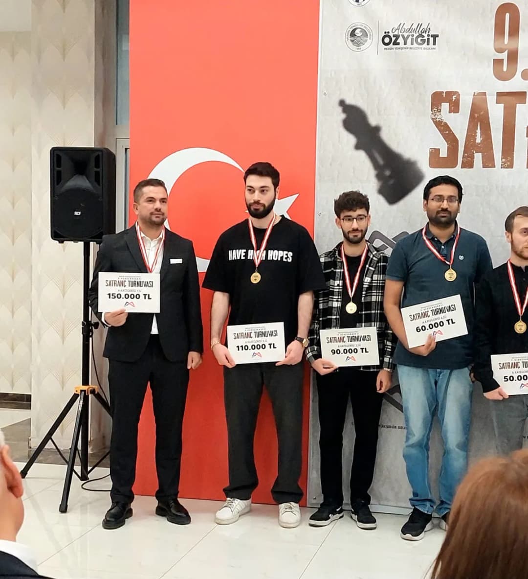 Türkmen büyükusta Annaberdiyev, Türkiye'de düzenlenen uluslararası satranç turnuvasında birinci oldu