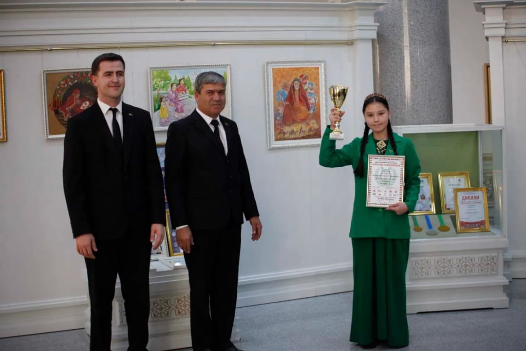 A young artist from Turkmenistan won the Grand Prix at the "Children of the World: Time to Be Friends" competition