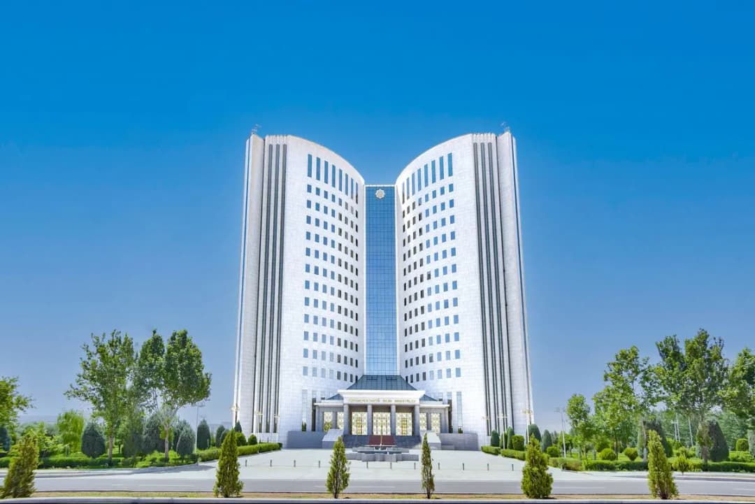 В Туркменистане началась регистрация кандидатов для поступления в вузы Китая и Венгрии