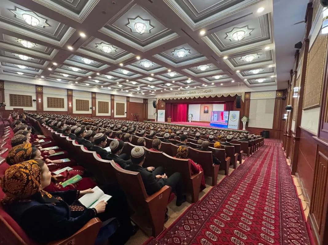Türkmenistanda ykdysadyýetiň durnukly ösüşi boýunça halkara maslahat geçirildi
