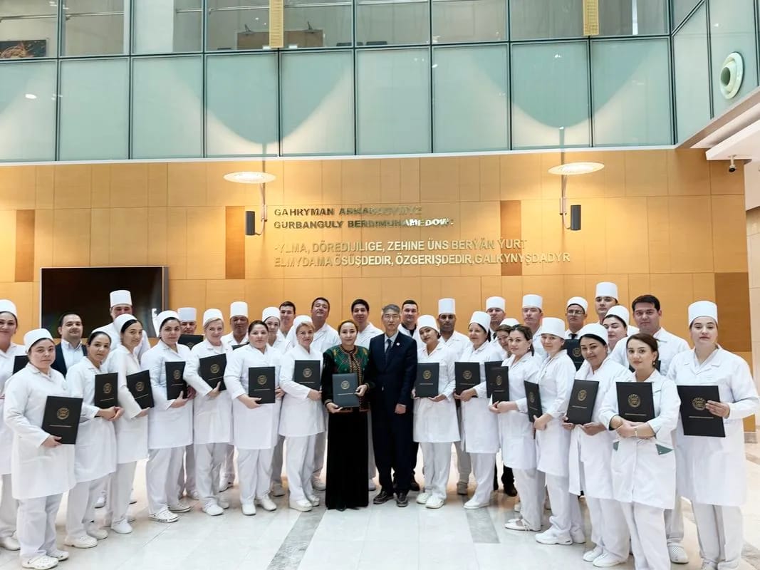 Türkmen lukmanlary koreýleriň däp bolan lukmançylyk usullary boýunça okuw geçdiler