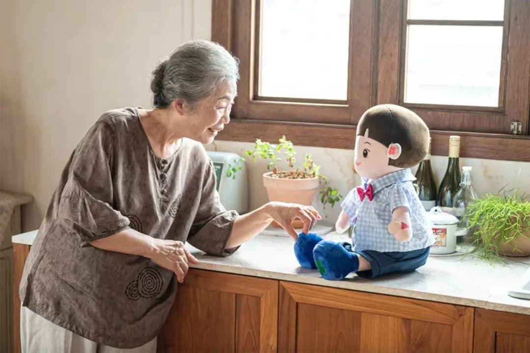 Günorta Koreýada ýalňyz pensionerler robot-agtyk edinip başladylar