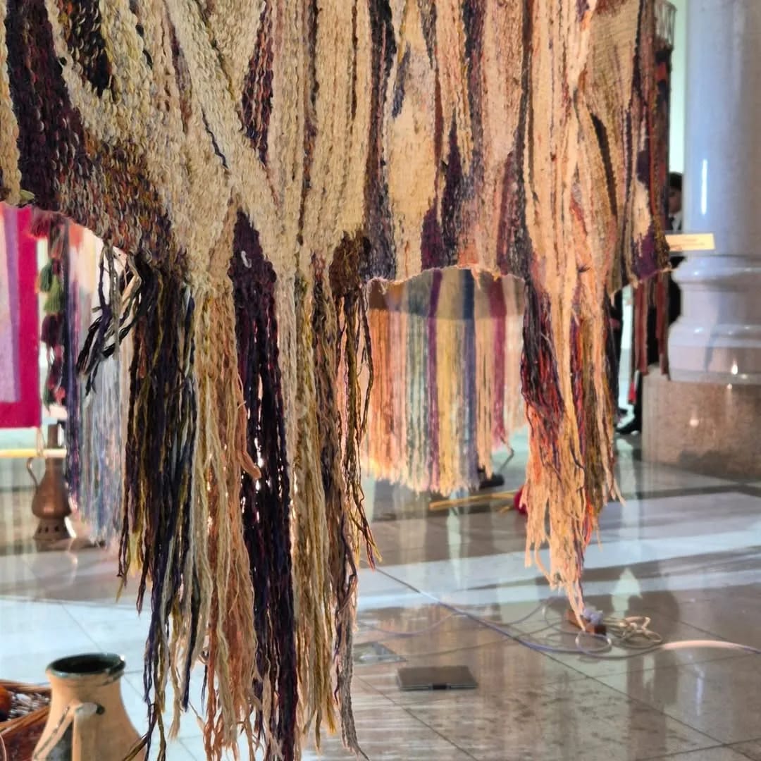 В Ашхабаде открылась выставка гобеленов «Наследие: отец и дочь»