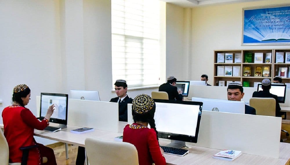 Педагоги туркменского и узбекского вузов обсудили инновации в инженерной и компьютерной графике