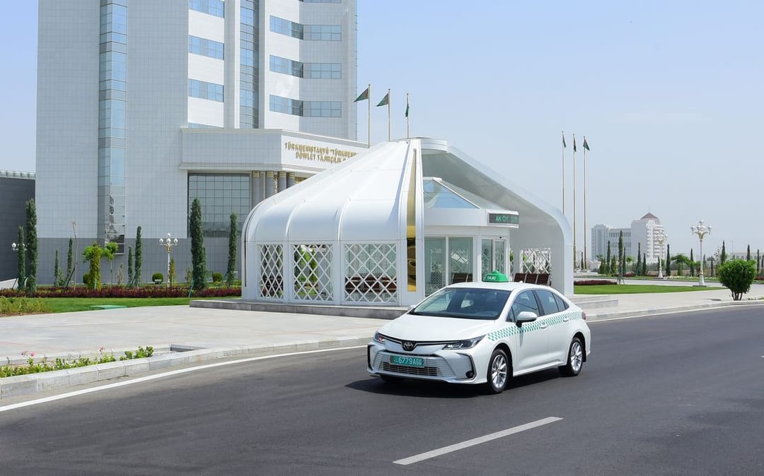 New online taxi ordering service launched in Turkmenistan - Onlaýn taksi