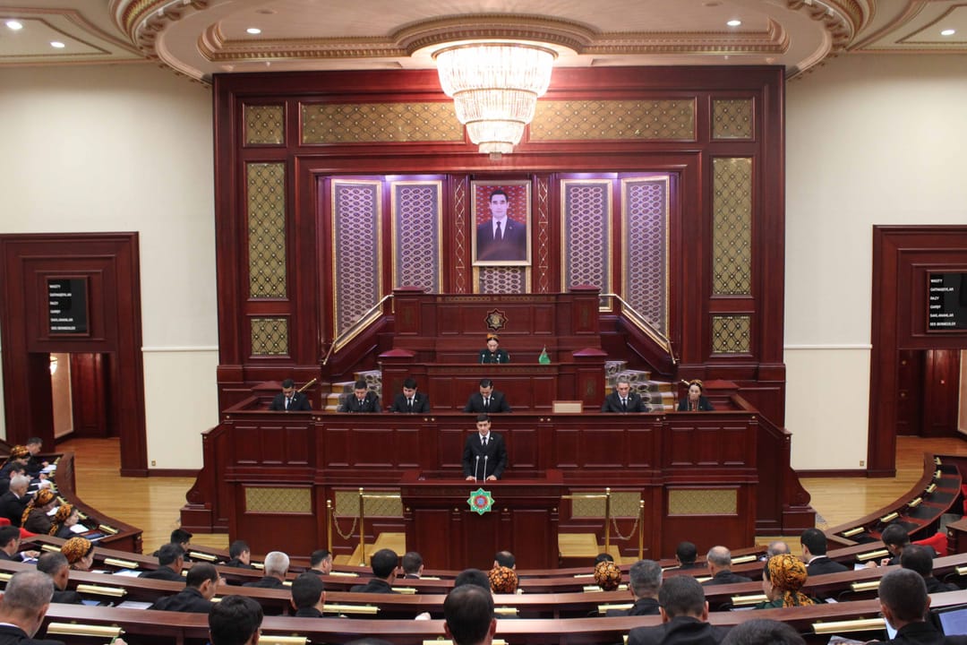 Türkmenistanyň Mejlisinde täze kanunlar kabul edildi