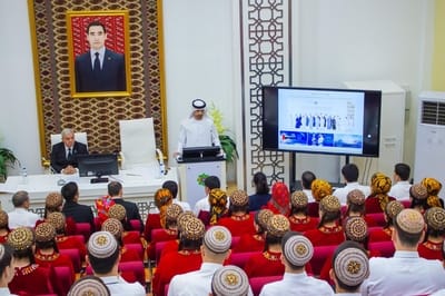 BAE’nin Türkmenistan Büyükelçisi, petrol ve gaz sektöründe yapay zeka uygulaması konusunda bir konferans verdi