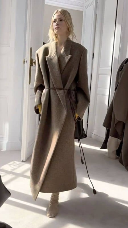 Rus moda uzmanı, sonbahar-kış modasına uygun görünümün sırrını açıkladı