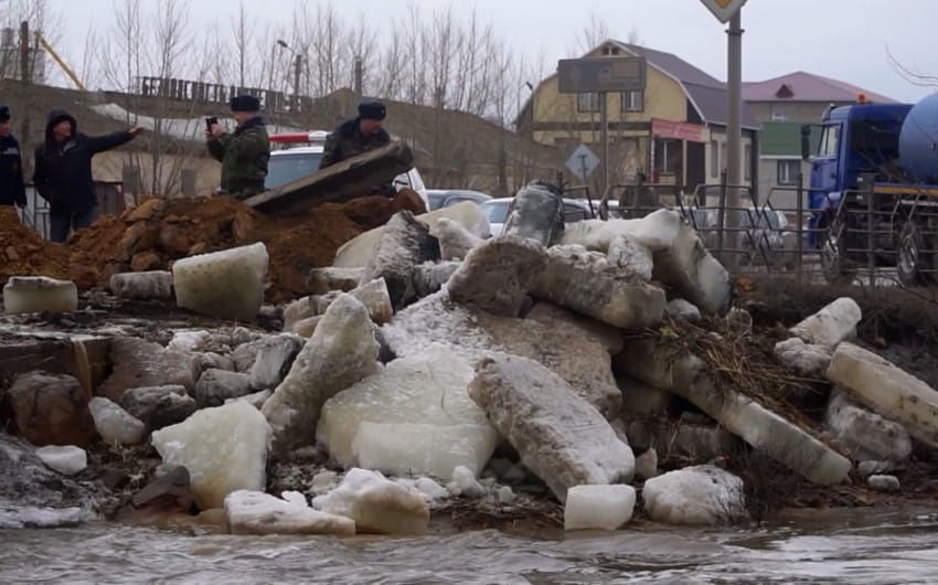 Gazagystanda sil joşgunlary sebäpli halas ediş nokatlary döredilýär