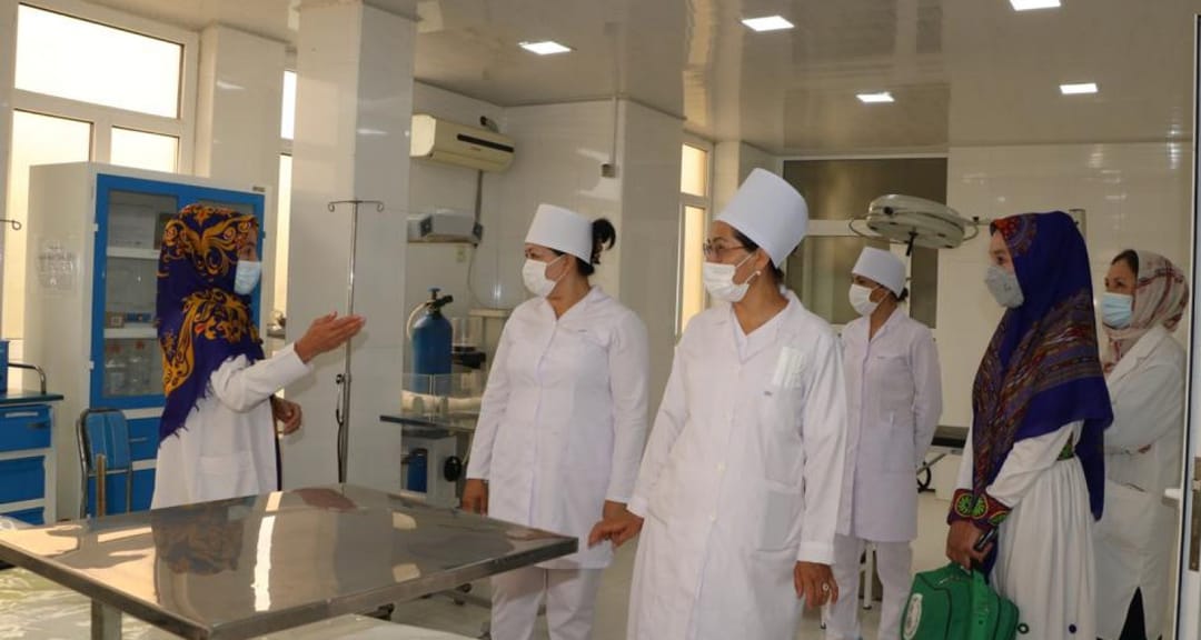 Türkmenistanly lukmanlar Owganystanyň aýallaryna we çagalaryna lukmançylyk ýardamlaryny berdiler